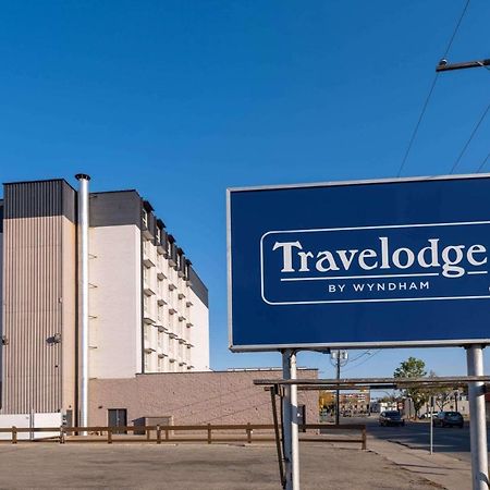 Travelodge By Wyndham פרינס אלברט מראה חיצוני תמונה