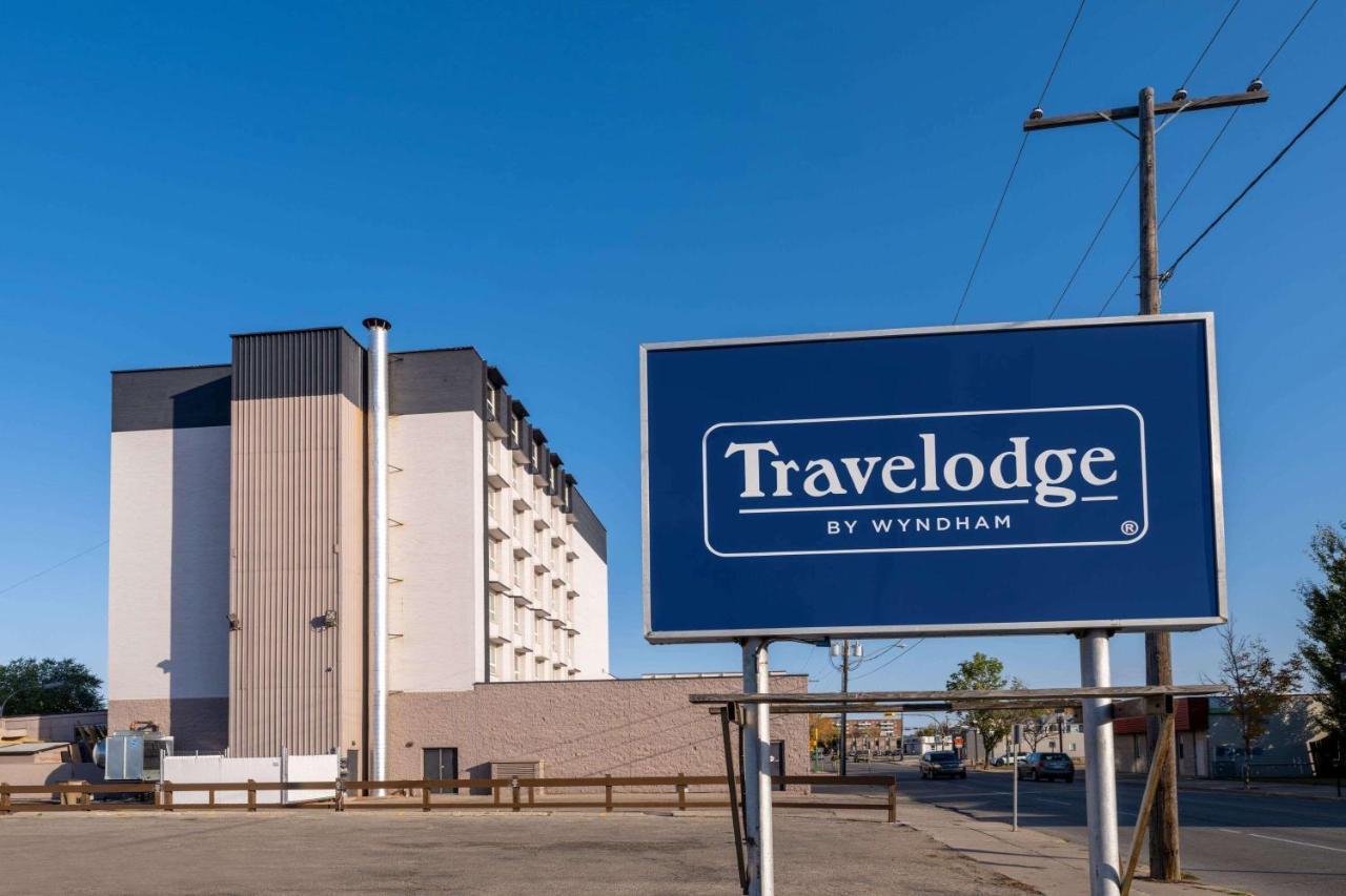 Travelodge By Wyndham פרינס אלברט מראה חיצוני תמונה